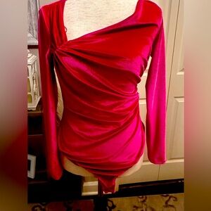 Stunning velvet bodysuit.